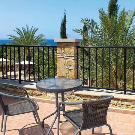 Chrisandria Villa Argaka